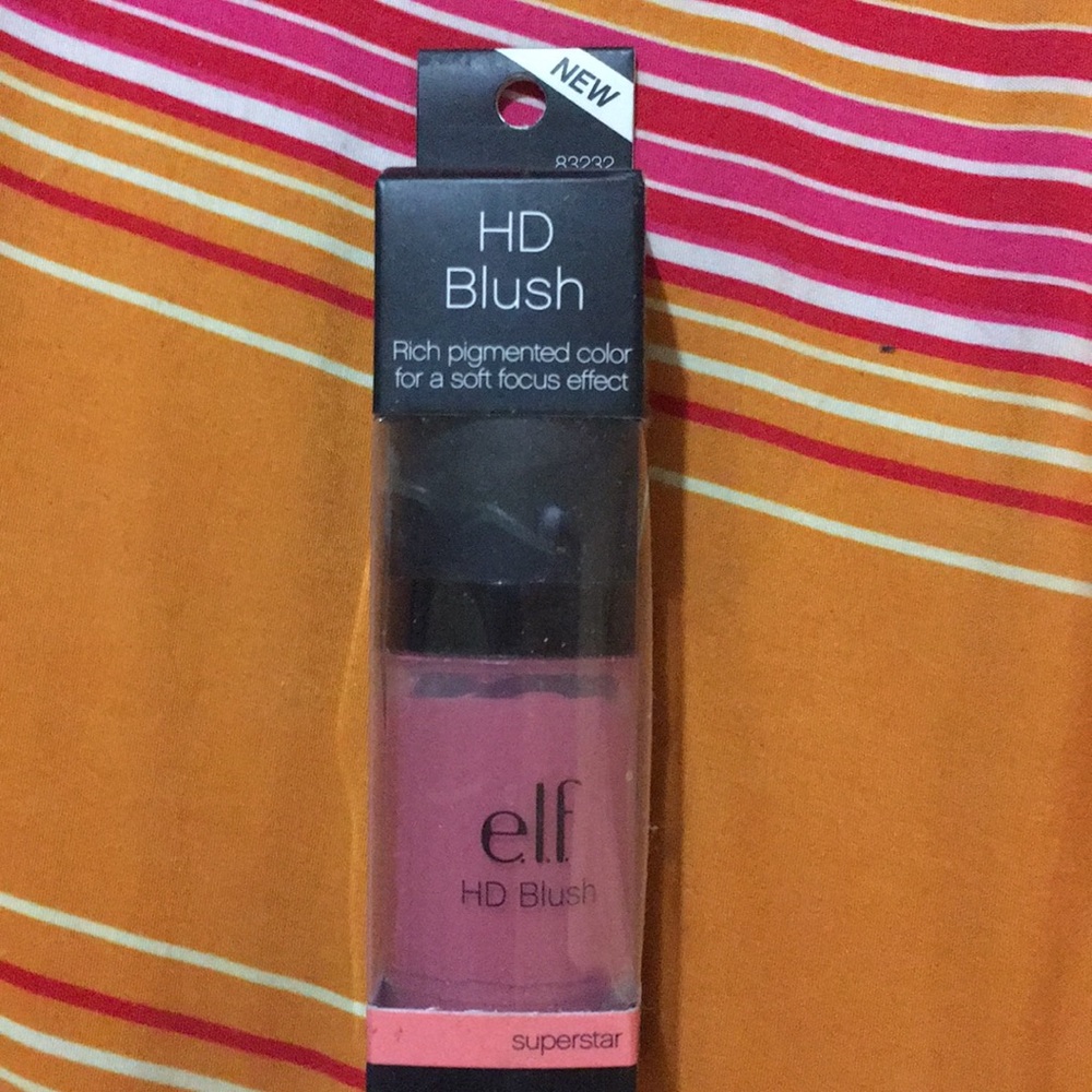 ELF HD Blush in Superstar